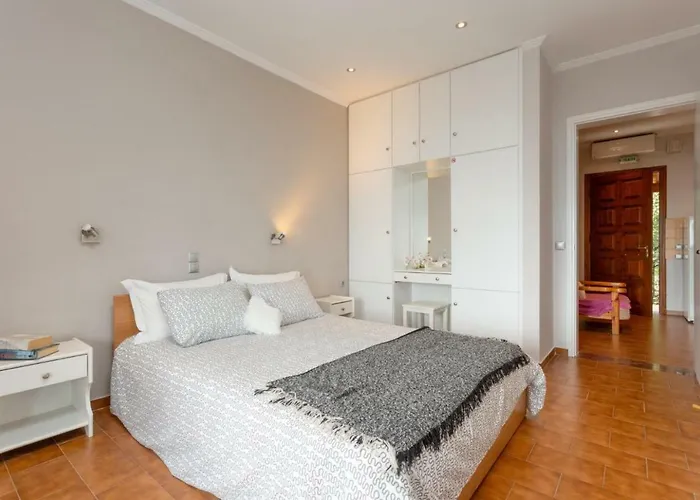 Katerina Vilă Katávolos